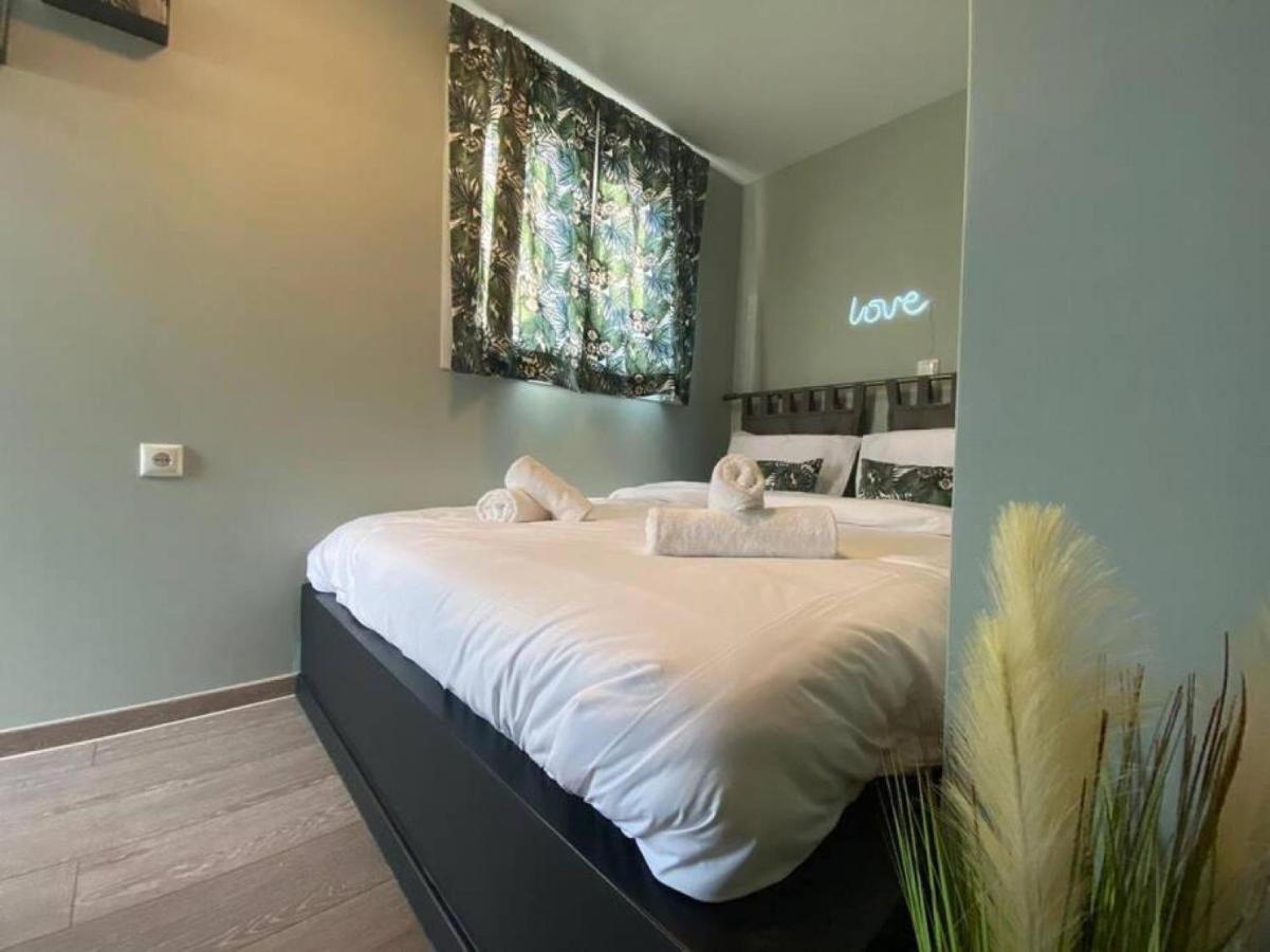 Rooftop Apartment With Garden In يانينة المظهر الخارجي الصورة