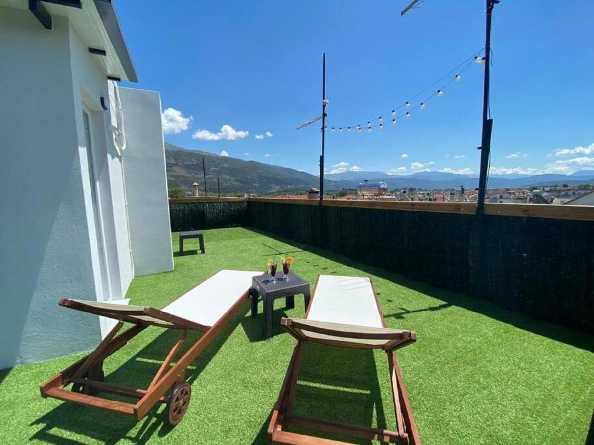 Rooftop Apartment With Garden In يانينة المظهر الخارجي الصورة