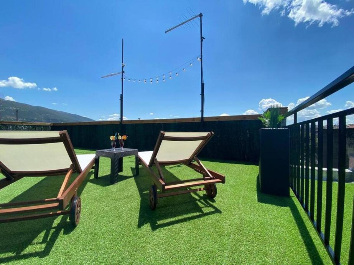 Rooftop Apartment With Garden In يانينة المظهر الخارجي الصورة