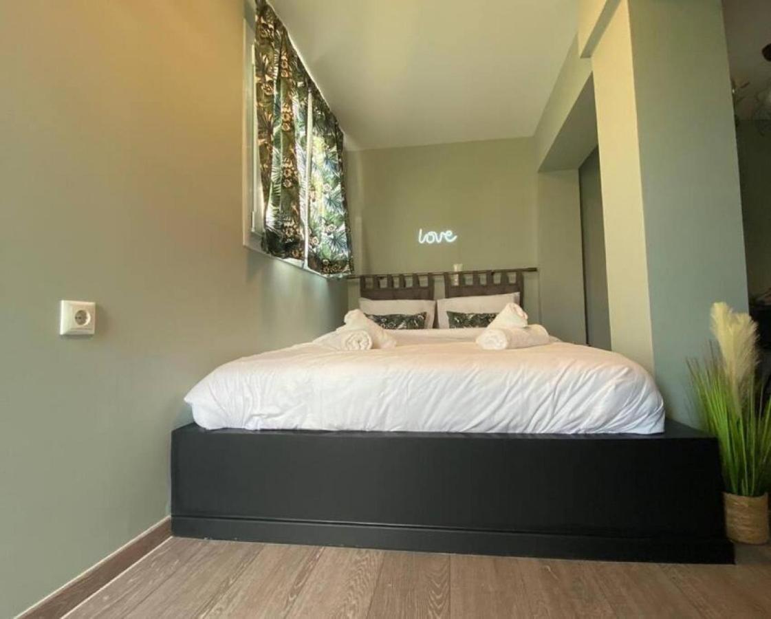 Rooftop Apartment With Garden In يانينة المظهر الخارجي الصورة